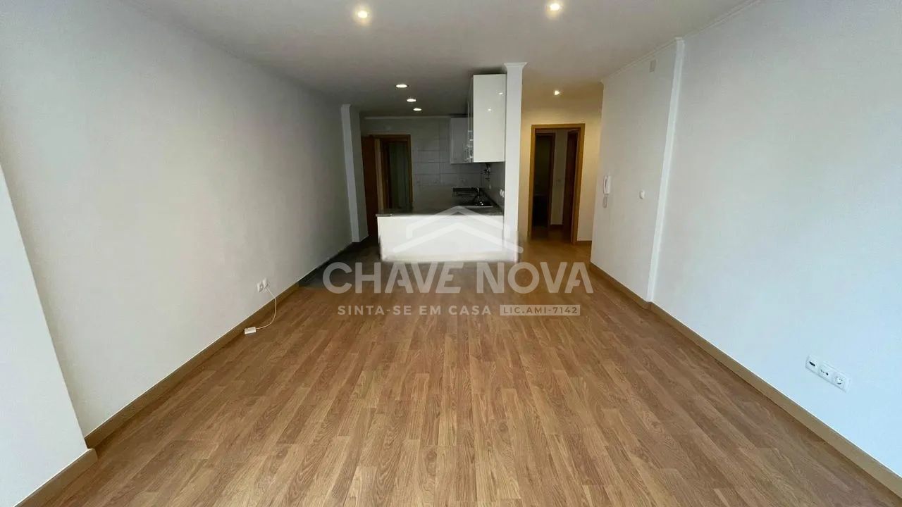 Apartamento T1+1 Renovado com Vista para o CCB | Belém