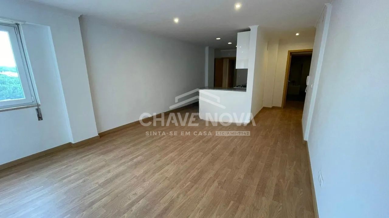Apartamento T1+1 Renovado com Vista para o CCB | Belém - 2