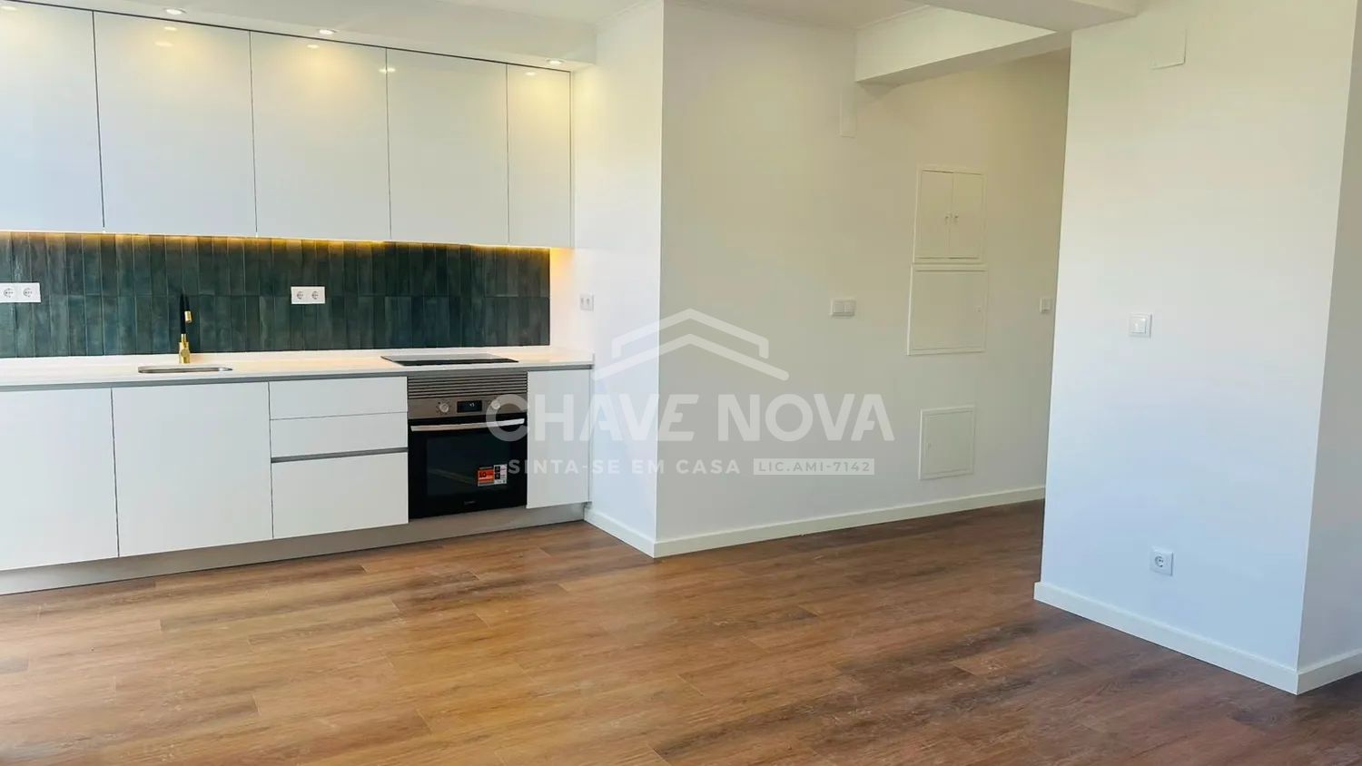 T2 Totalmente Remodelado a Estrear | Centro da Amadora | Cozinha Equipada