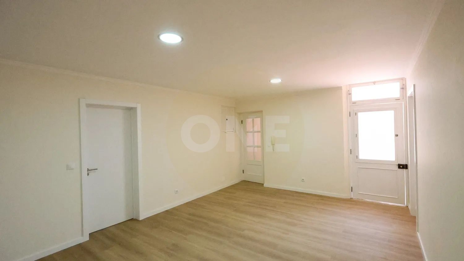 Andar de Moradia T2 Remodelado - 2