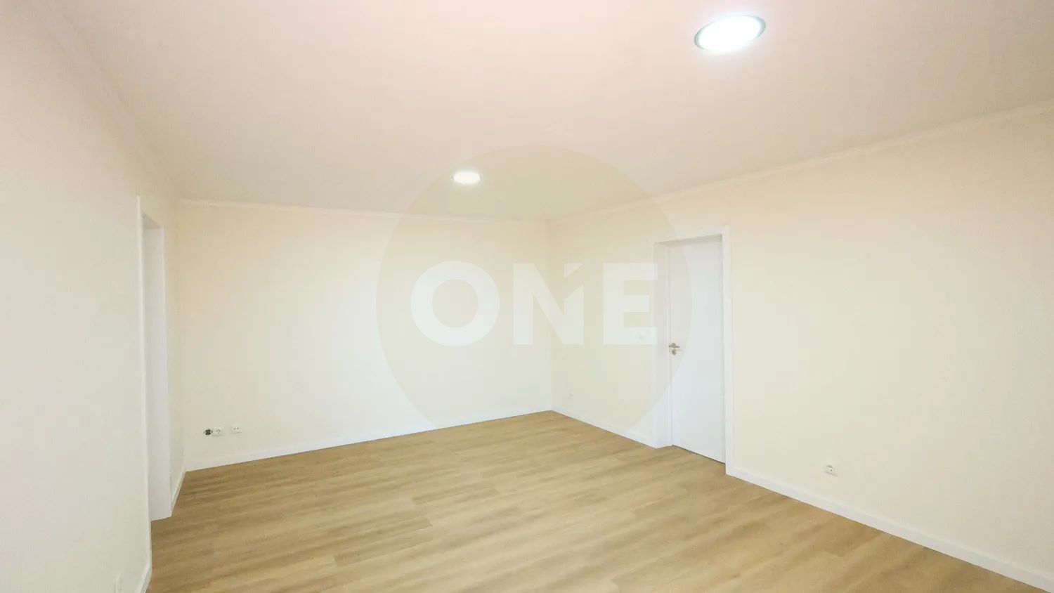 Andar de Moradia T2 Remodelado - 3