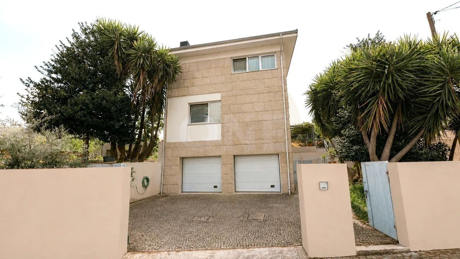 SIGNATURE 3-BEDROOM HOUSE IN PENAFIEL - 2