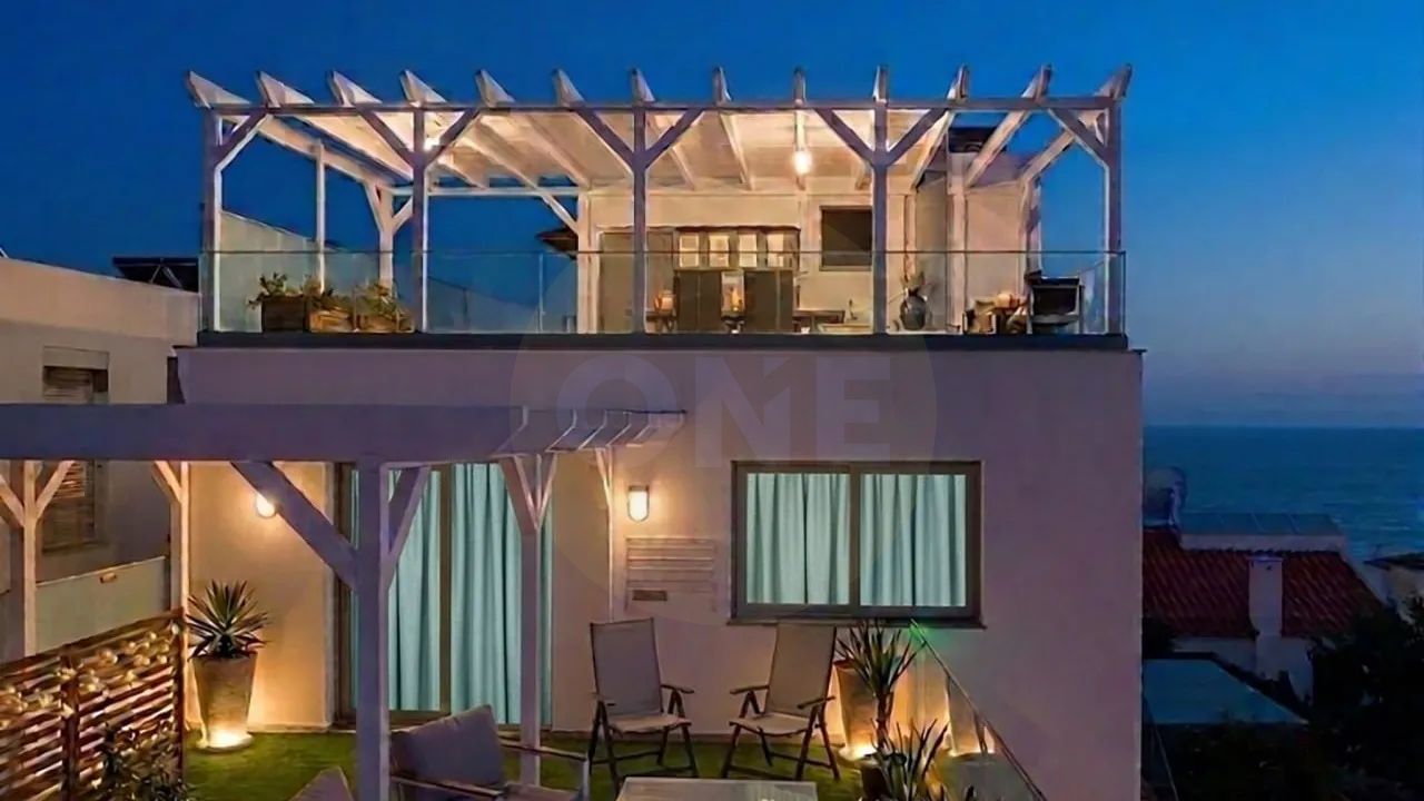 Moradia T3 nova, Caniço de Baixo, divida em 3 apartamentos T1 com AL - 2
