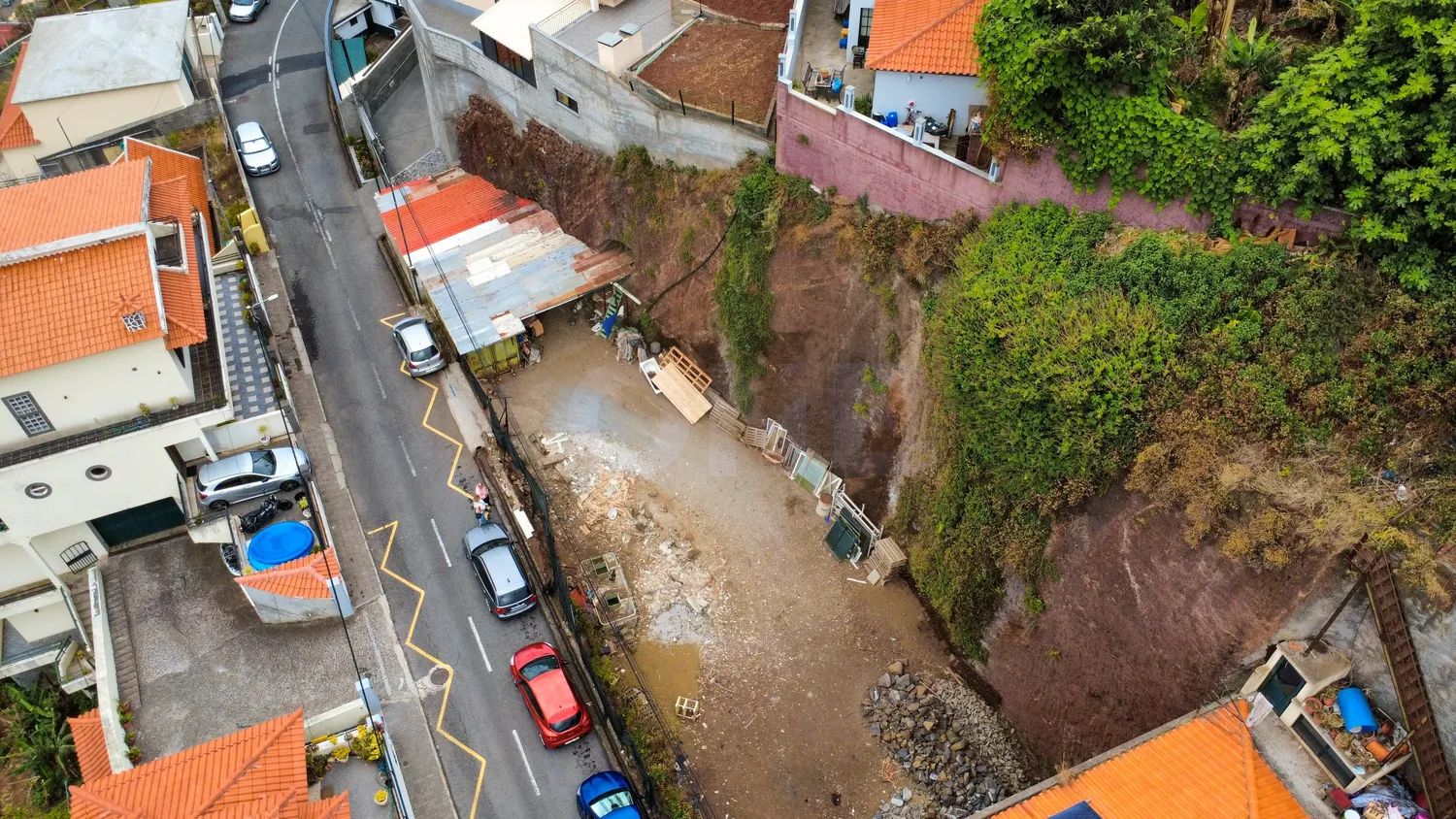 Terreno com 598 m² e projeto para 3 apartamentos em Câmara de Lobos - 3