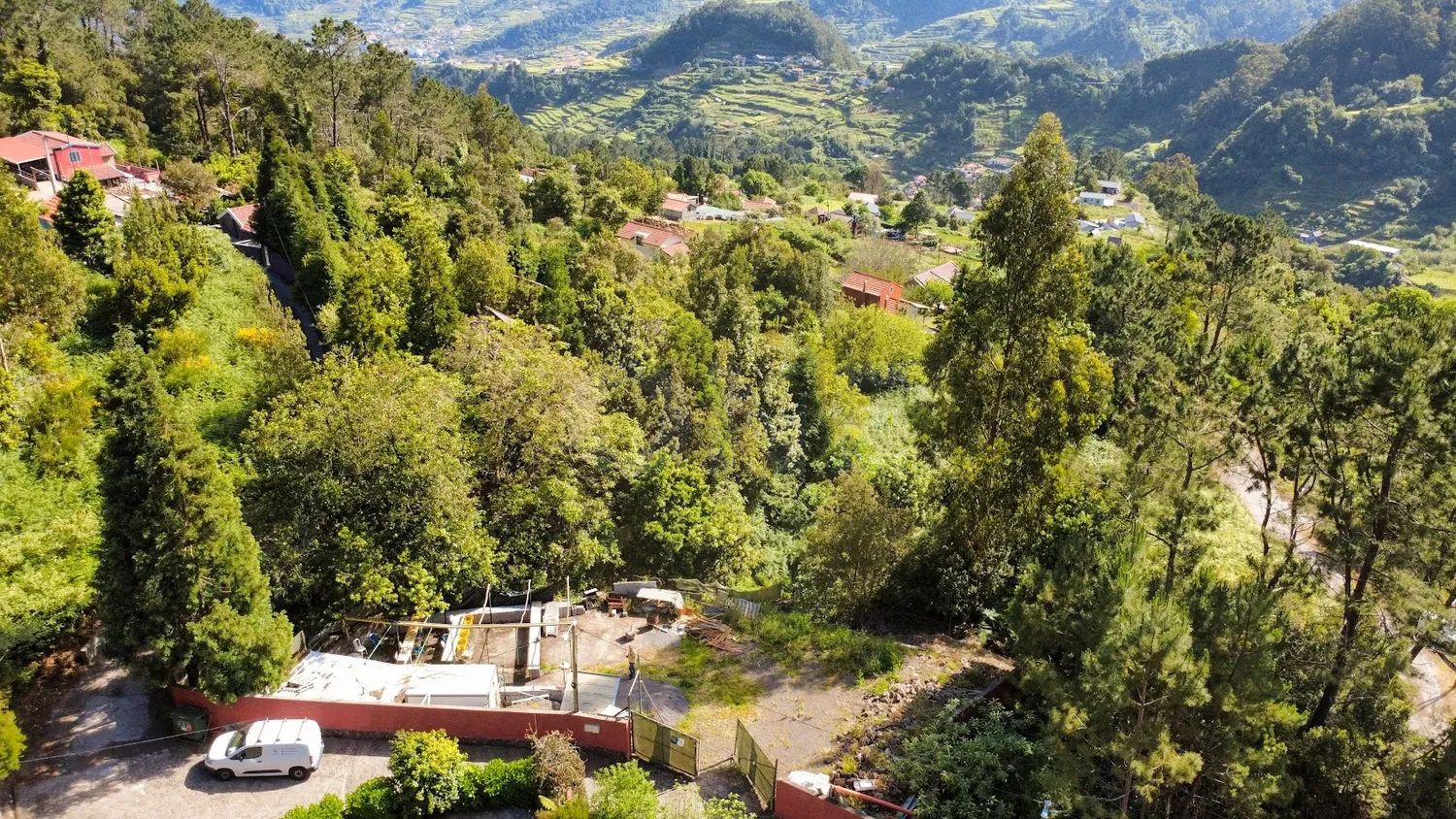 Terreno com 910 m² e projeto aprovado para dois T1 em São Vicente - 3