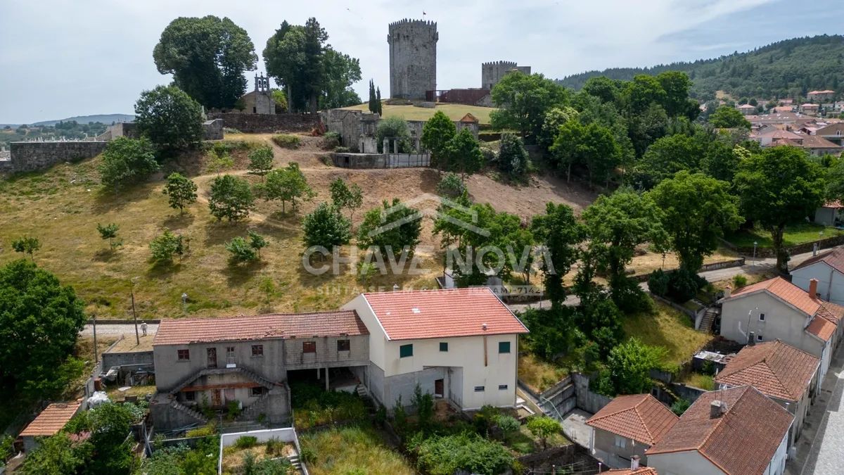 Moradia T5 com Jardim e Vistas Desafogadas para o Rio - 3