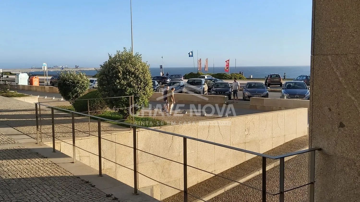 Loja para arrendamento em Leça da Palmeira – Vista Mar - 2