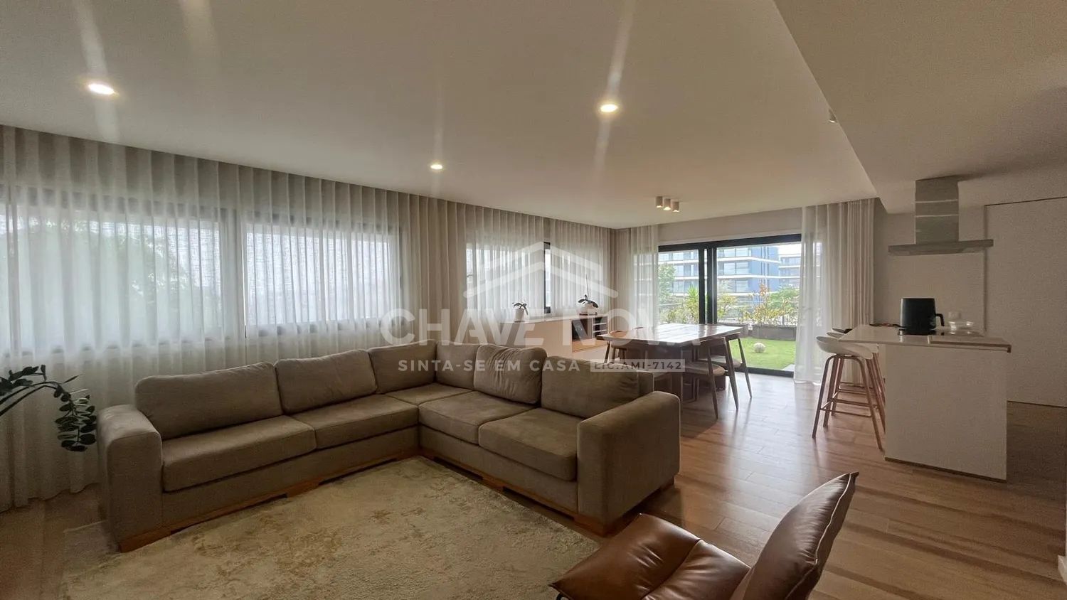 Arrenda-se T3 Mobilado | Terraço e Box Dupla / Madalena – Vila Nova de Gaia