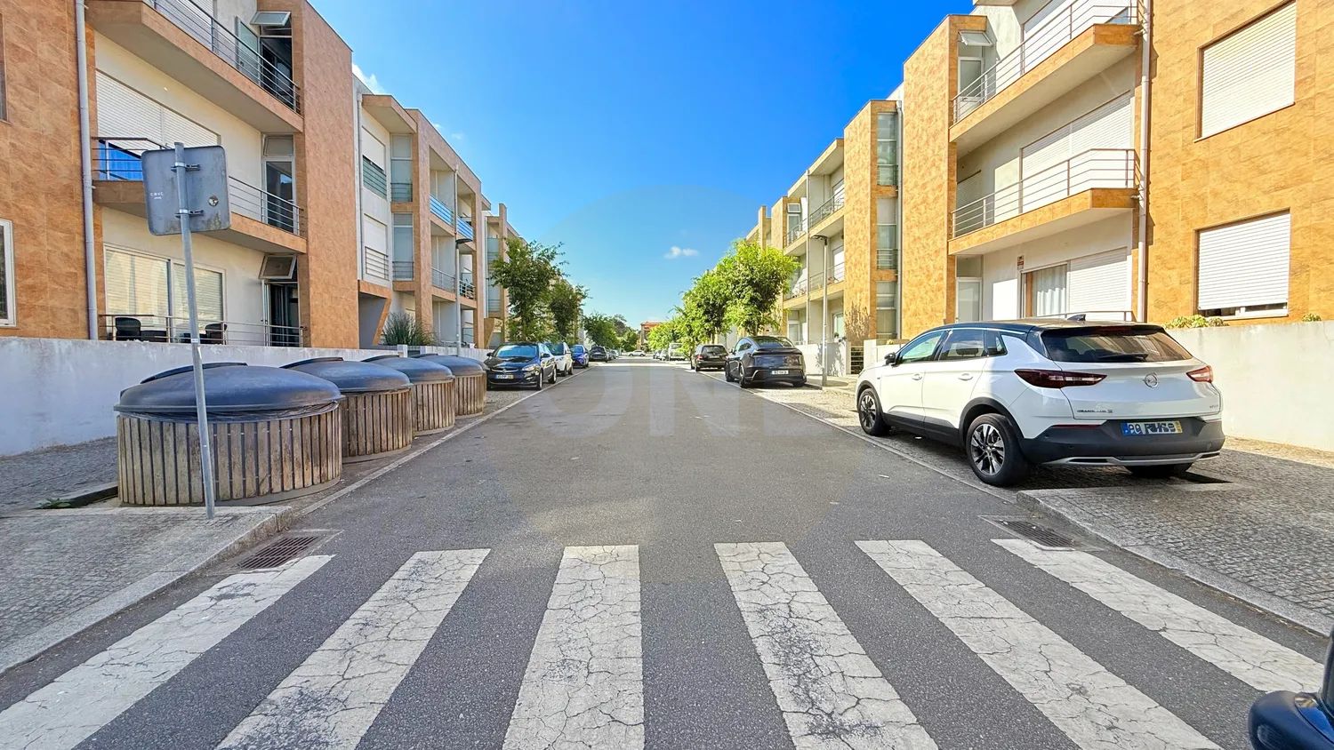 ApartamentoT2 em Árvore Excelentes Áreas Garagem Fechada para 2 Carros - 3