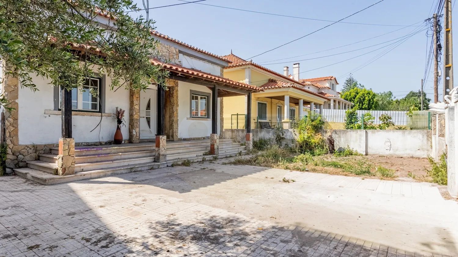 Moradia T3 para recuperação em Guerreiros, Loures — lote de 360 m² - 2