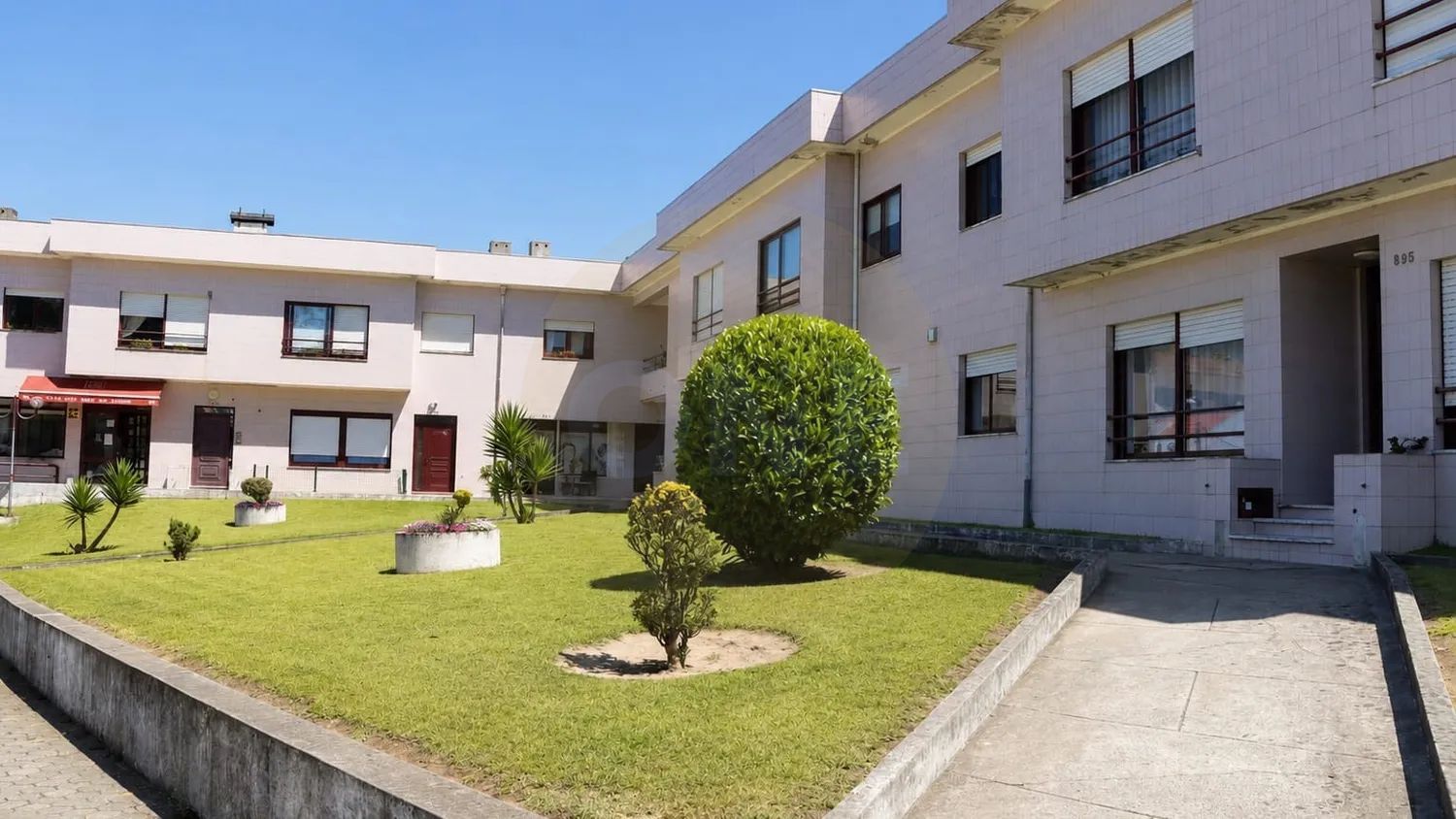 T3 em Serzedo localização priviligiada e excelente oportunidade