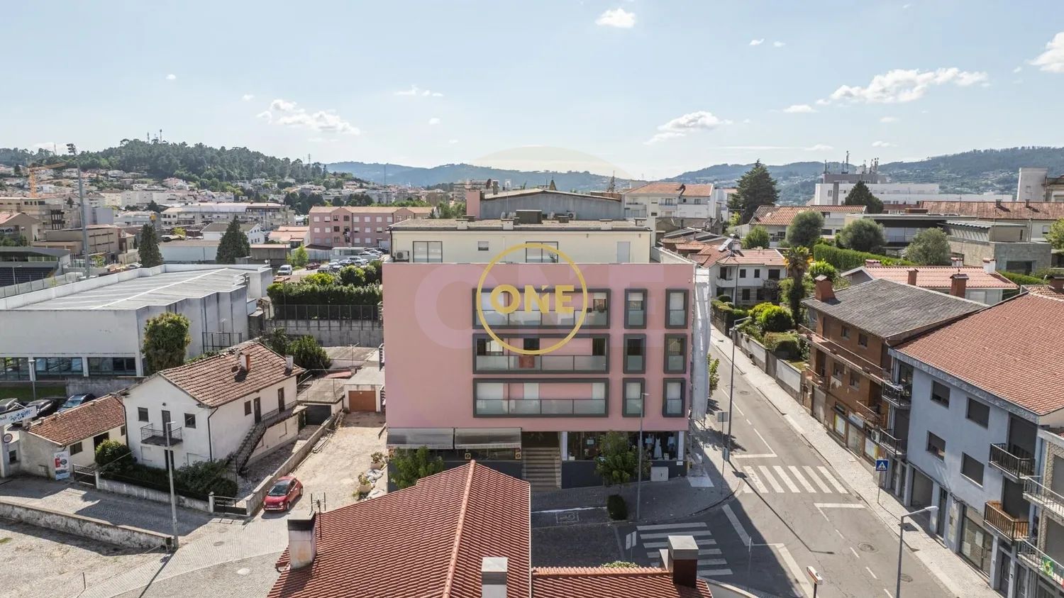 Apartamento T2 com Suite, no coração de Fafe - 2