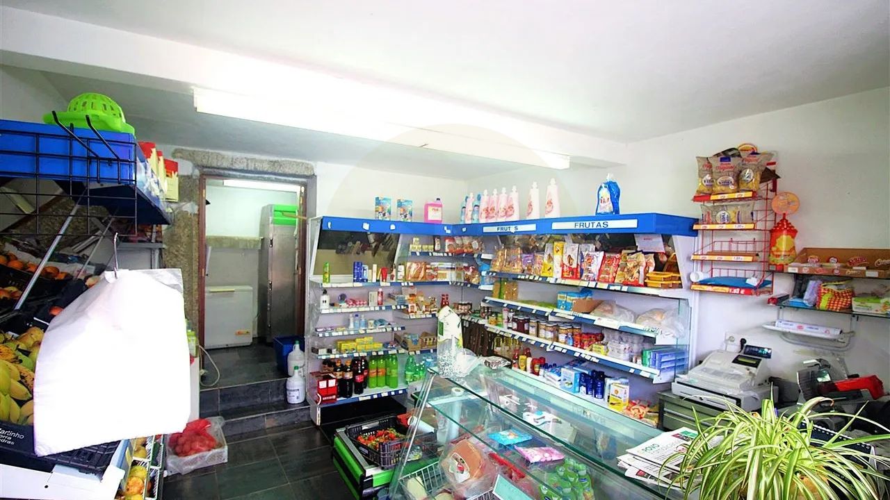 Frutaria, Charcutaria e Minimercado para Trespasse em Lemenhe! - 2