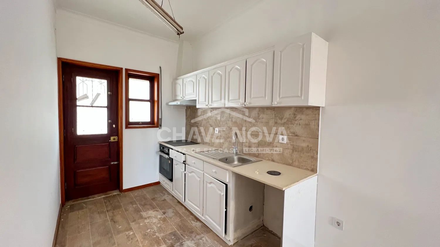 Andar moradia T2 em Avintes com terraço e arrumos