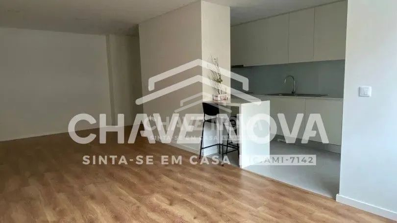 Apartamento T2 , para arrendamento, em Campanhã - 2
