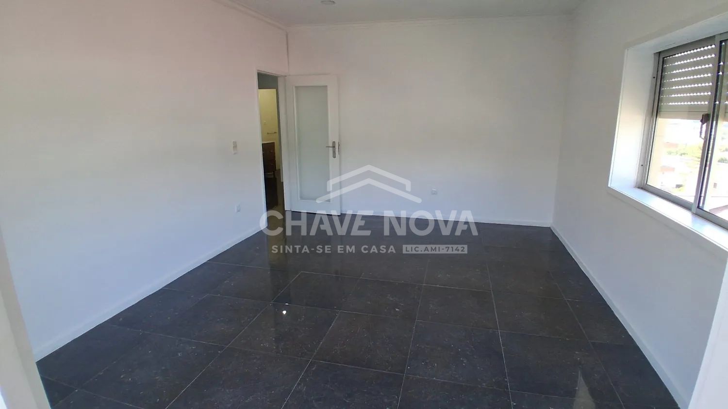 Apartamento T3 com 3 frentes, varandas, garagem e elevador – Fânzeres, Gondomar | 275.000 € - 2
