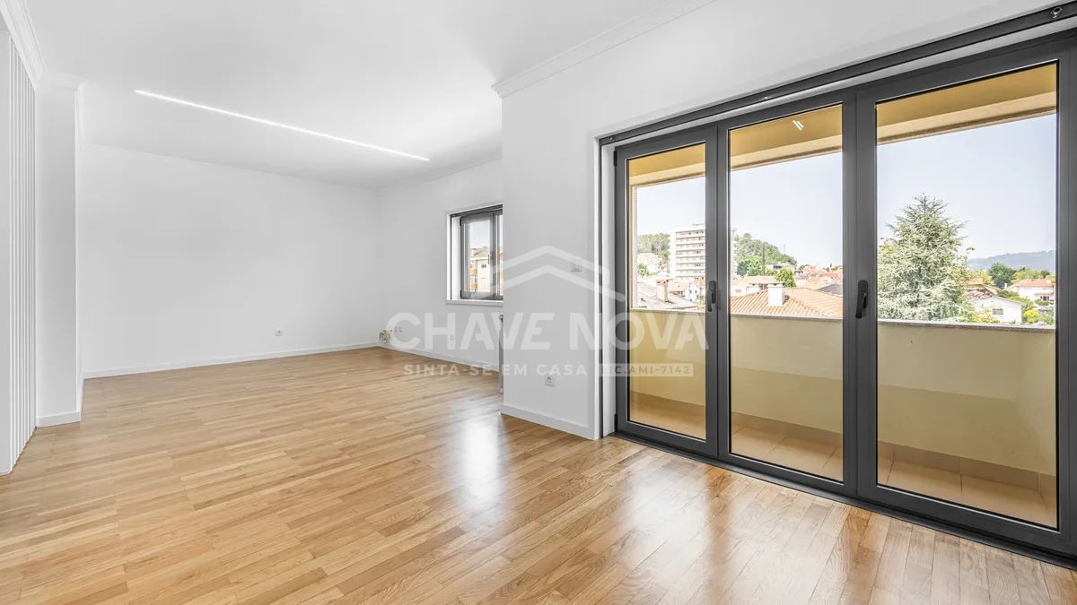 Apartamento T3 com garagem fechada em Fafe - 2