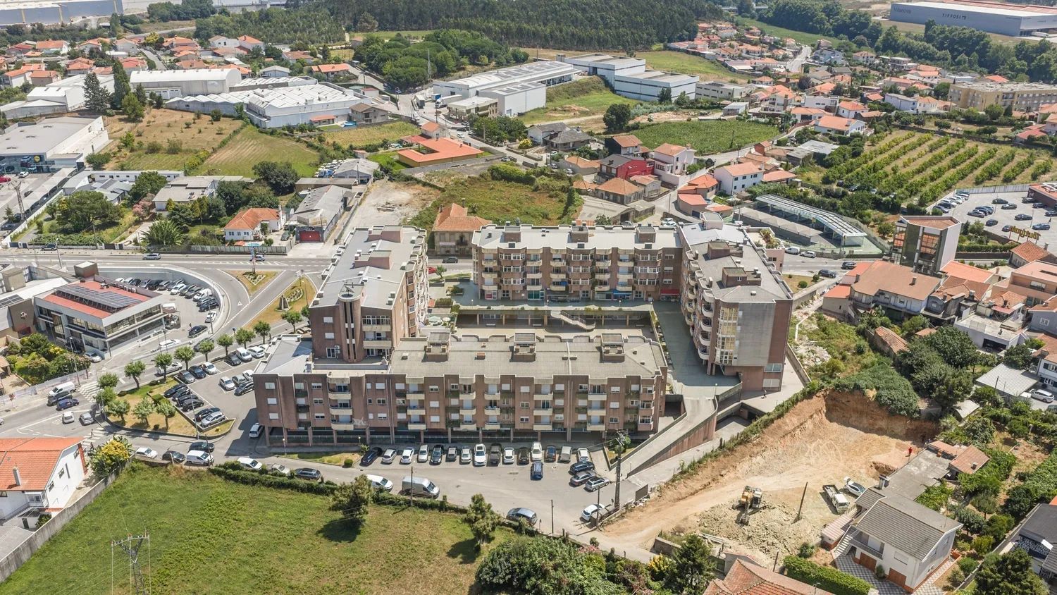 Apartamento T3+1 Remodelado | Edifício Portas do Minho | Ribeirão