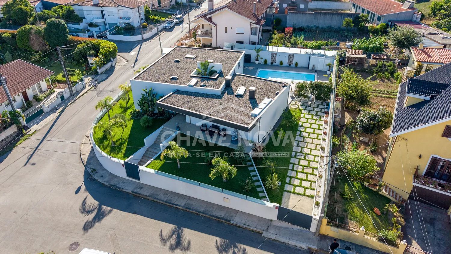 Moradia térrea Isolada V4 com piscina em Anta- Espinho