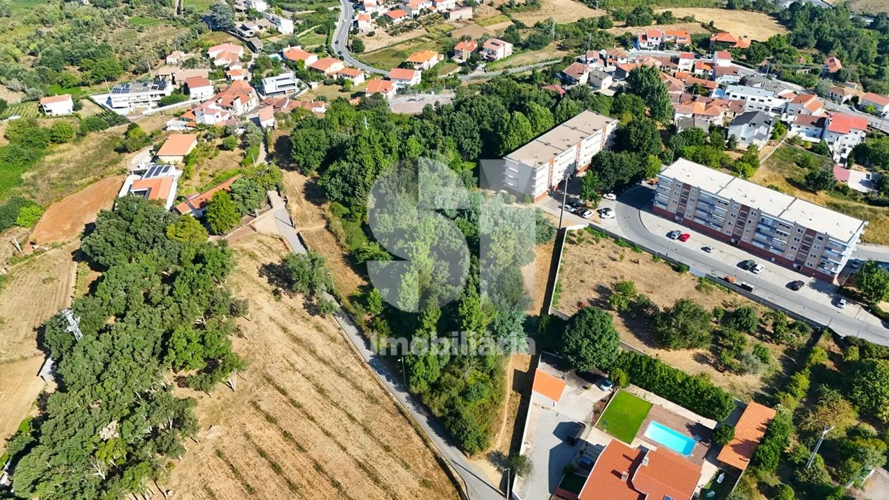 Bau- und Grundstücksfläche zur Parzellierung in Vila Real – Hervorragende Investitionsmöglichkeit