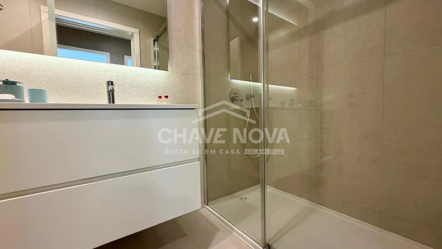 Apartamento T1 Novo c/ Vistas e Lugar de Garagem na Afurada - 3