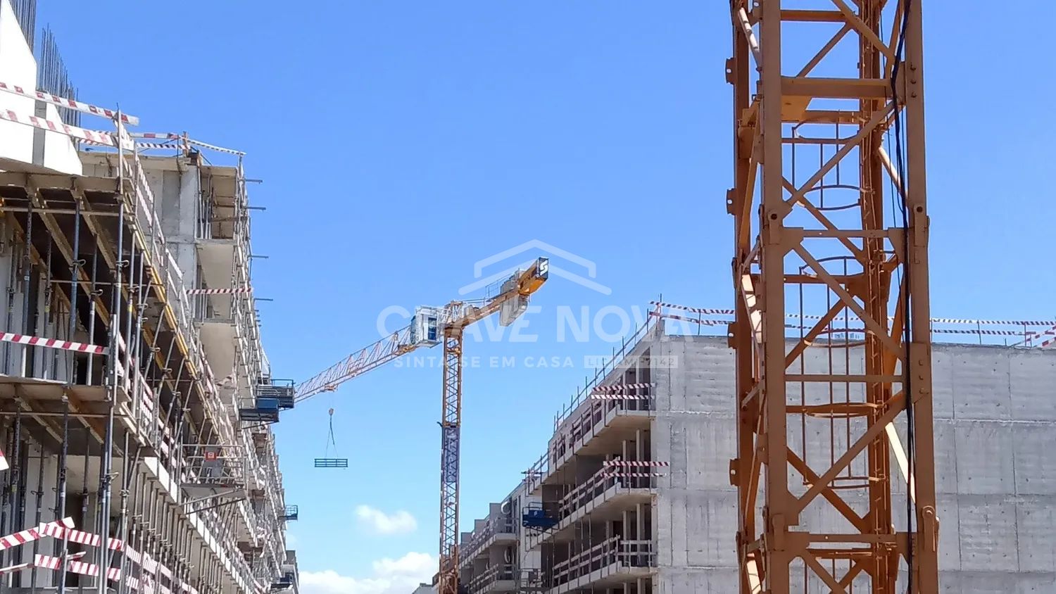 Apartamento T2 Novo c/ Lugar de Garagem e Arrumo em Oliveira do Douro - 2