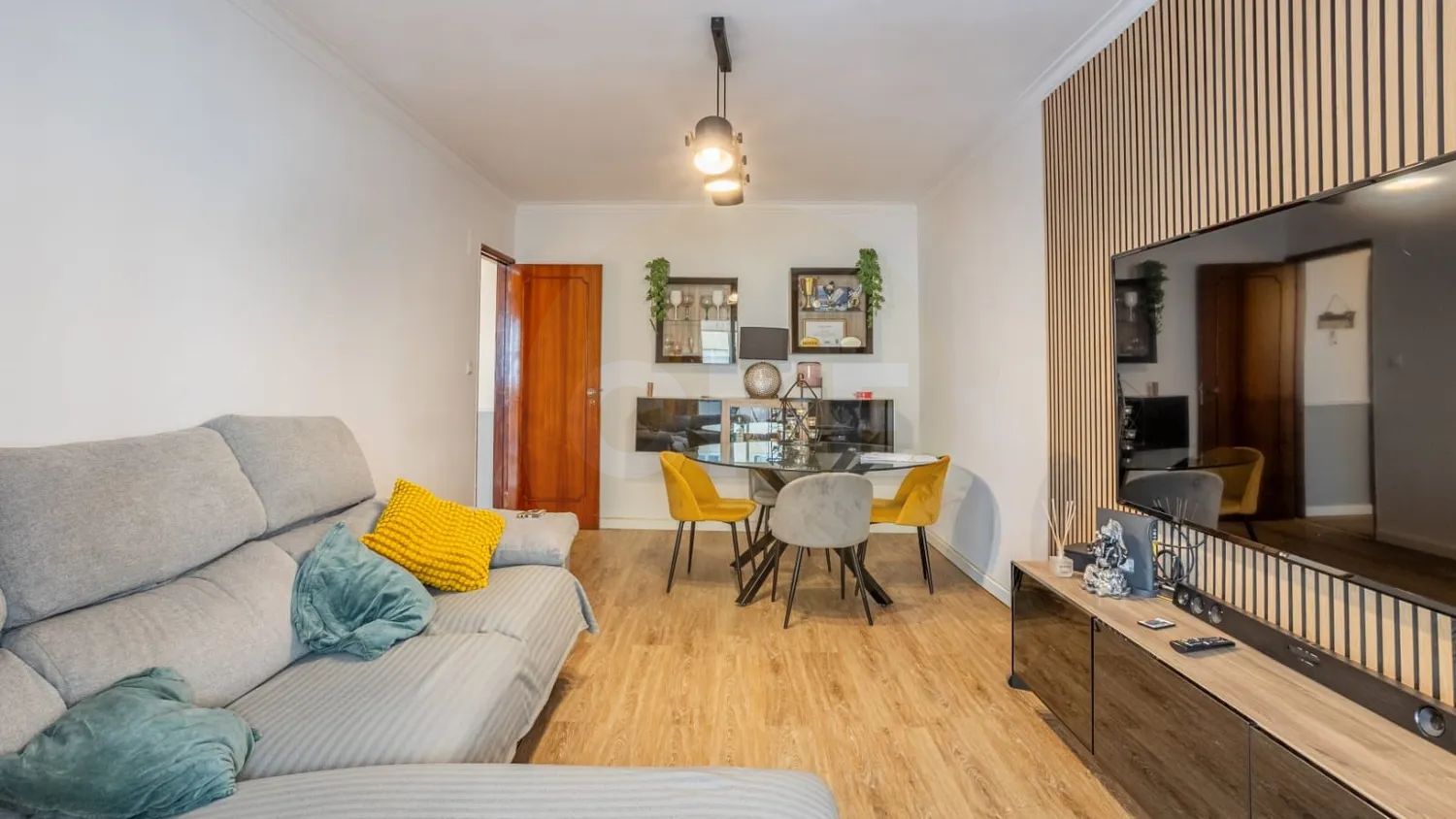 Apartamento T2 Casal de São de Brás/Amadora 