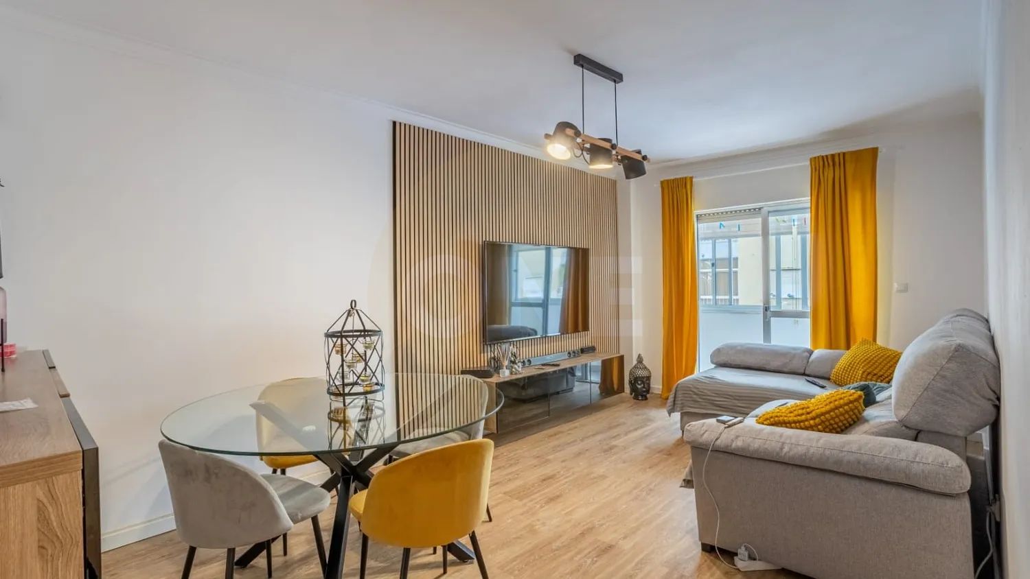 Apartamento T2 Renovado | Casal de São de Brás,Amadora 