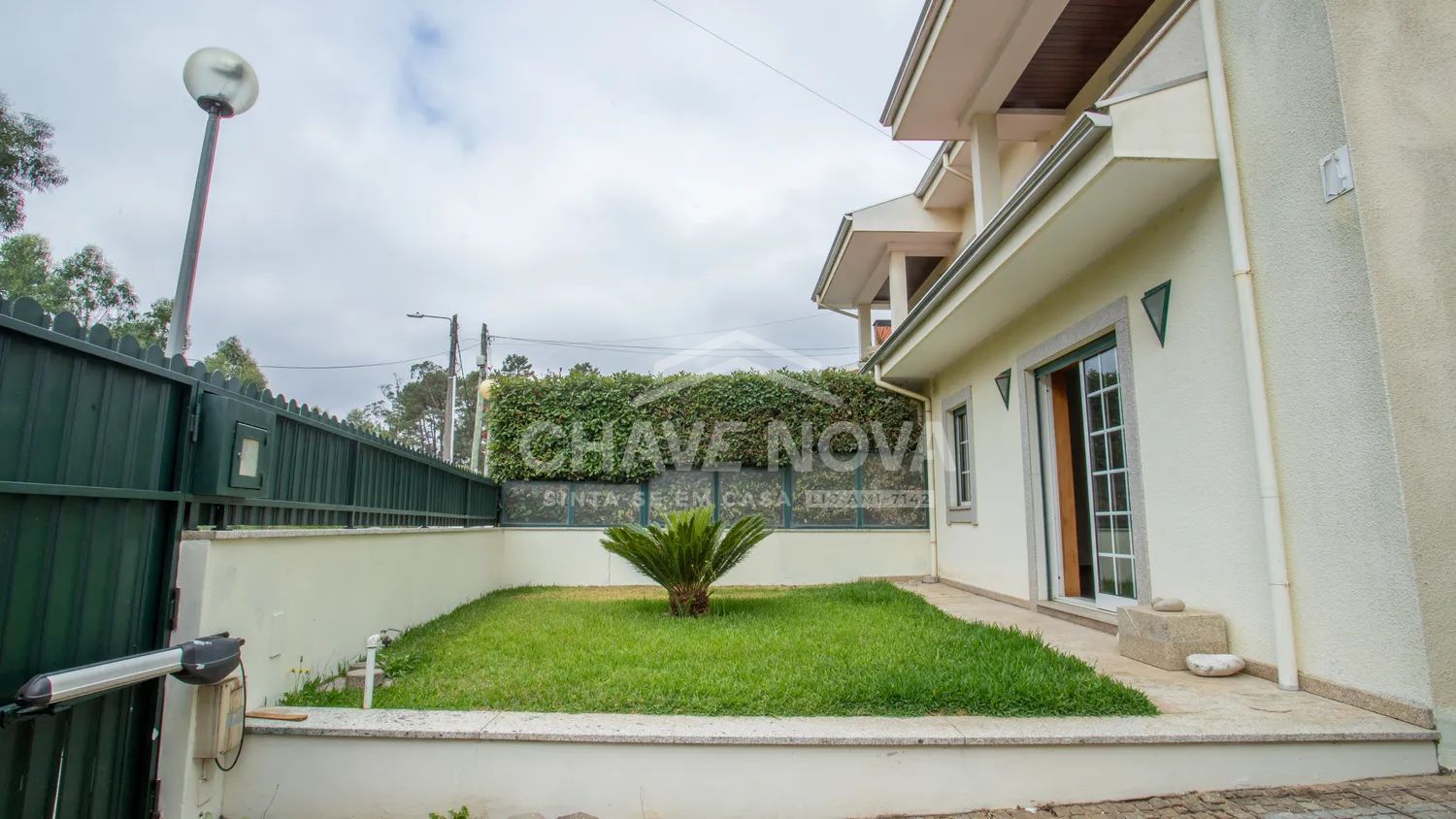 Moradia T3 com Jardim, Garagem e Vista Campo