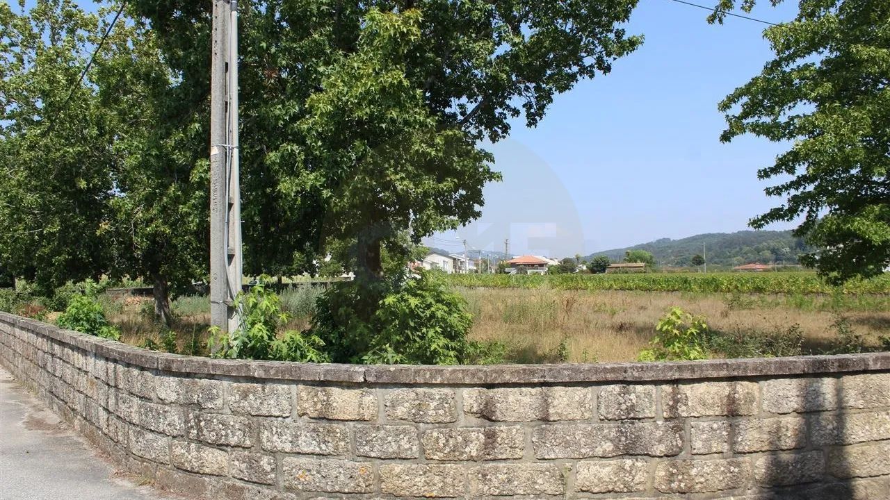 Terreno de construção no Louro-V.N.F.  - 3