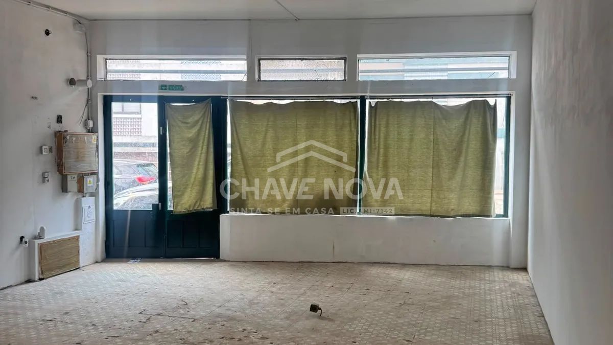 Espaço comercial à venda na Rua de Martim Moniz - Porto - 2