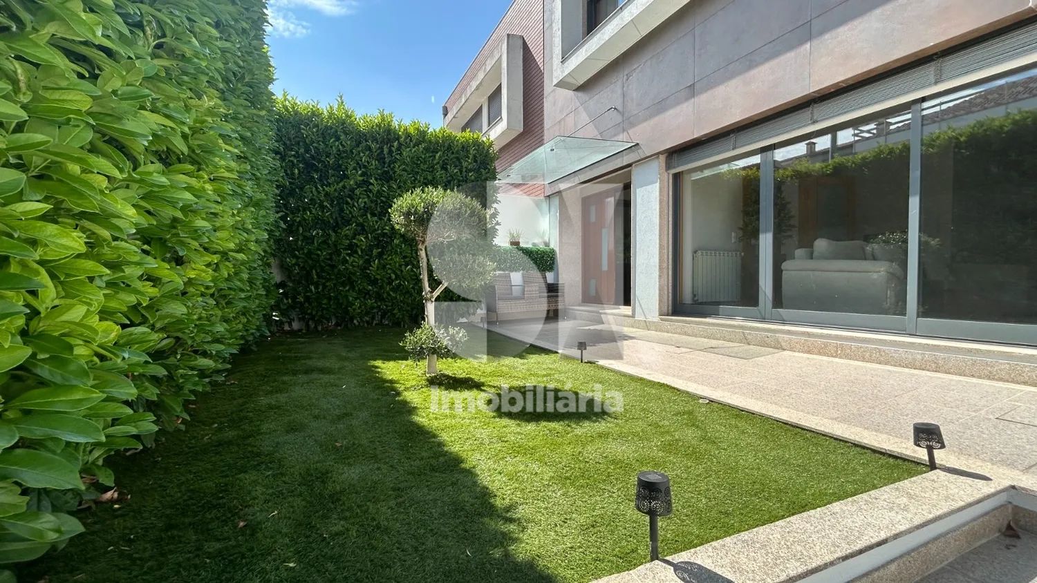 Moradia T3+1 em Campo, Valongo com Jardim e Garagem - 2
