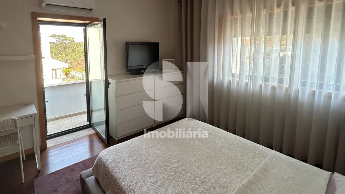 Moradia Geminada V3+1 | Valongo | 4 min A4