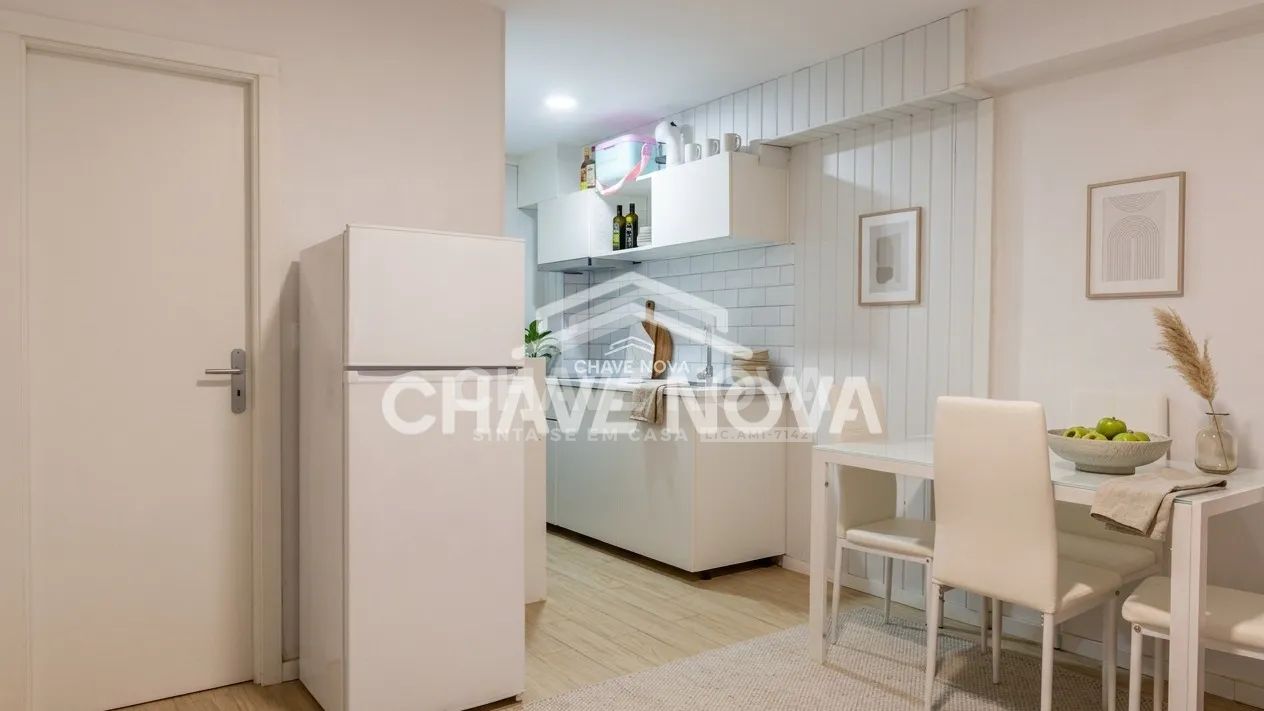 Oportunidade de Investimento no Bonfim: Moradia T2 na Rua do Heroísmo - 2
