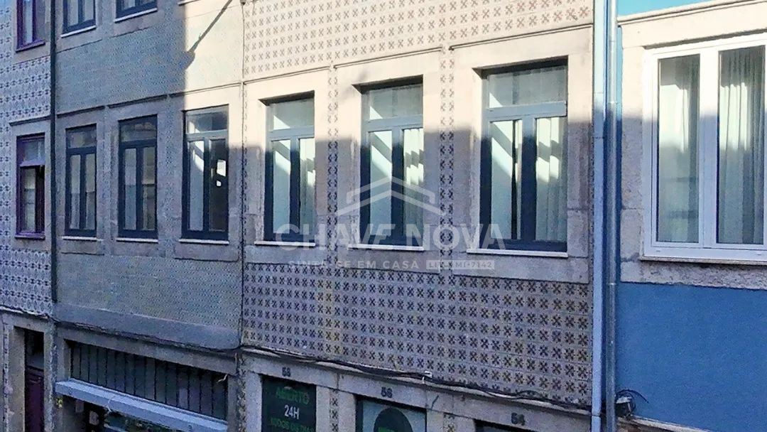 Prédio renovado no centro da cidade do Porto