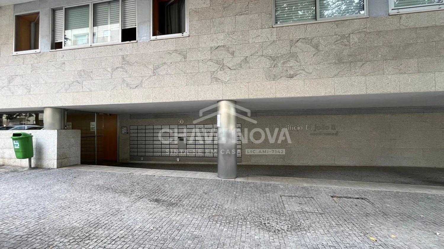 Arrendamento T0 com garagem, varanda e arrumos — Santa Marinha, Vila Nova de Gaia