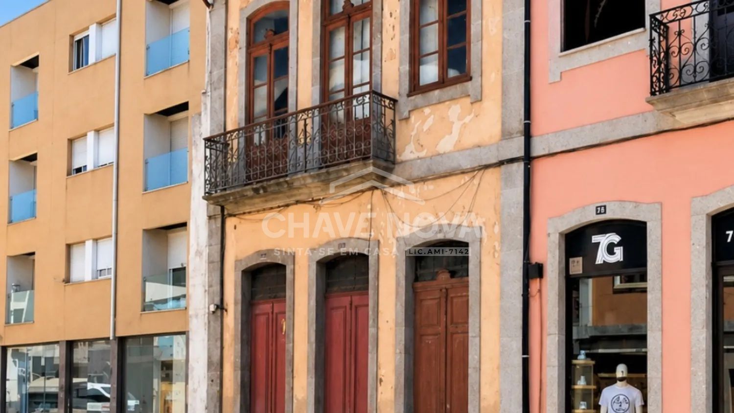 Prédio para restauro no centro da cidade de Fafe - 3