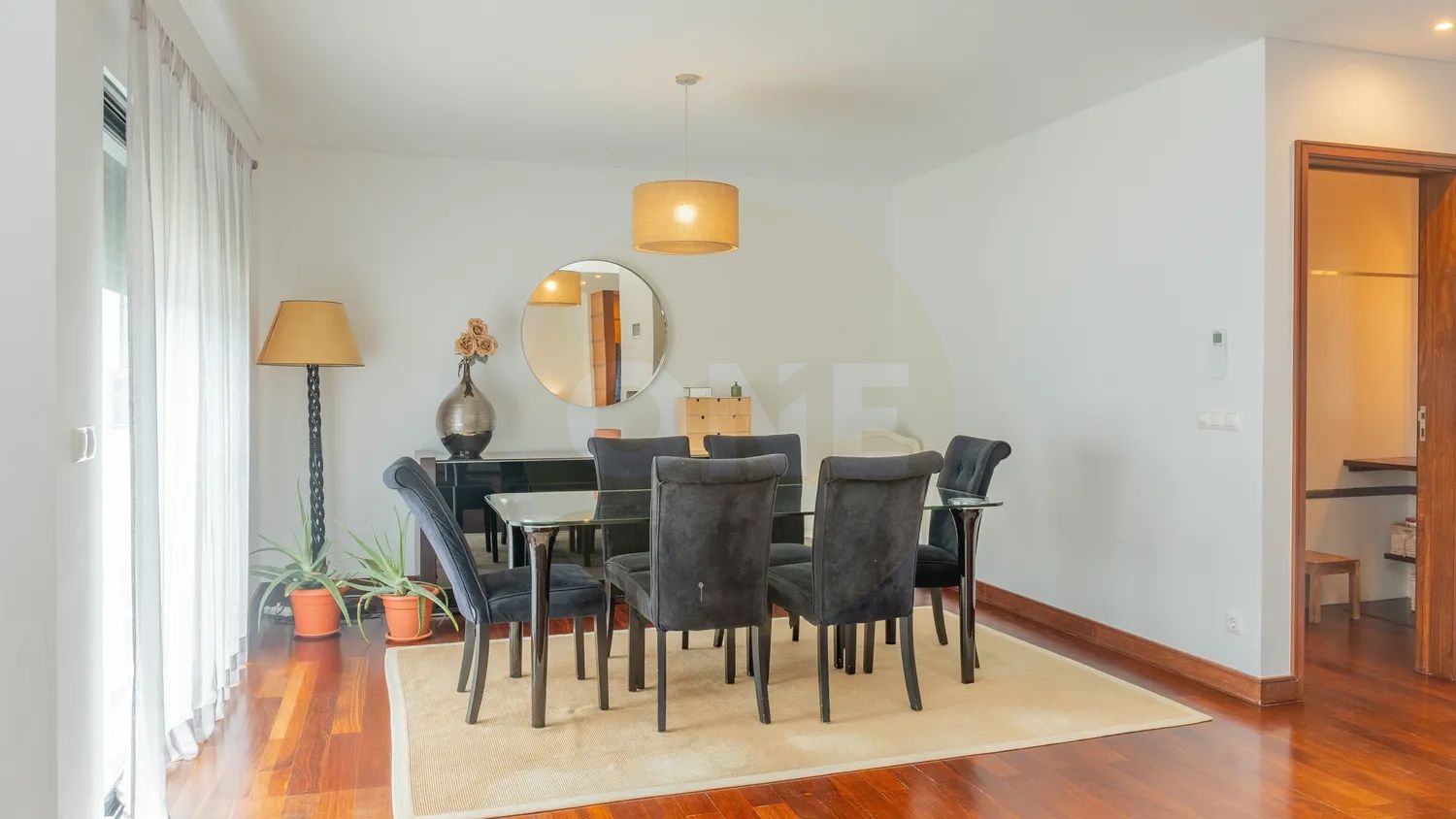 Moradia T5 Isolada com garagem – Elegância, Conforto e Privacidade - 3