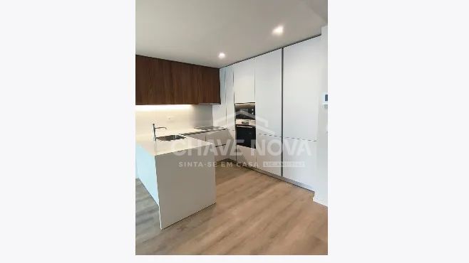 T0 c/ Lugar de garagem - 400m do METRO - Empreendimento Park Square