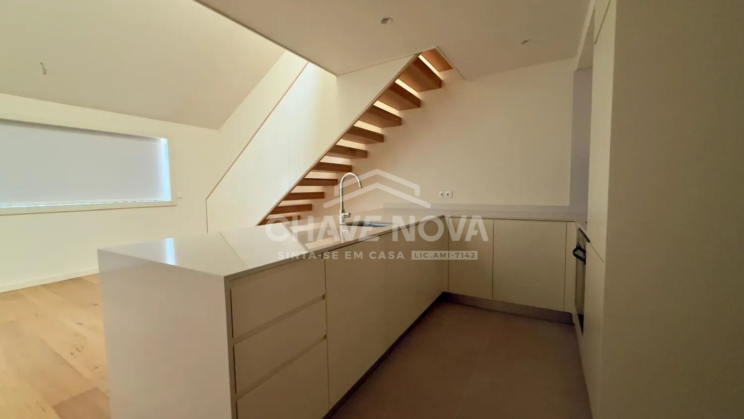 T1 Duplex Mezzanine c/ 2 WC's e lugar duplo de garagem, em Matosinhos Sul.  - 3