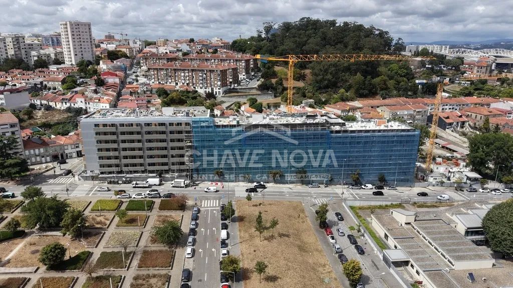 Apartamento T1 Novo c/ Lugar de Garagem em Campanhã (Praça Flores)