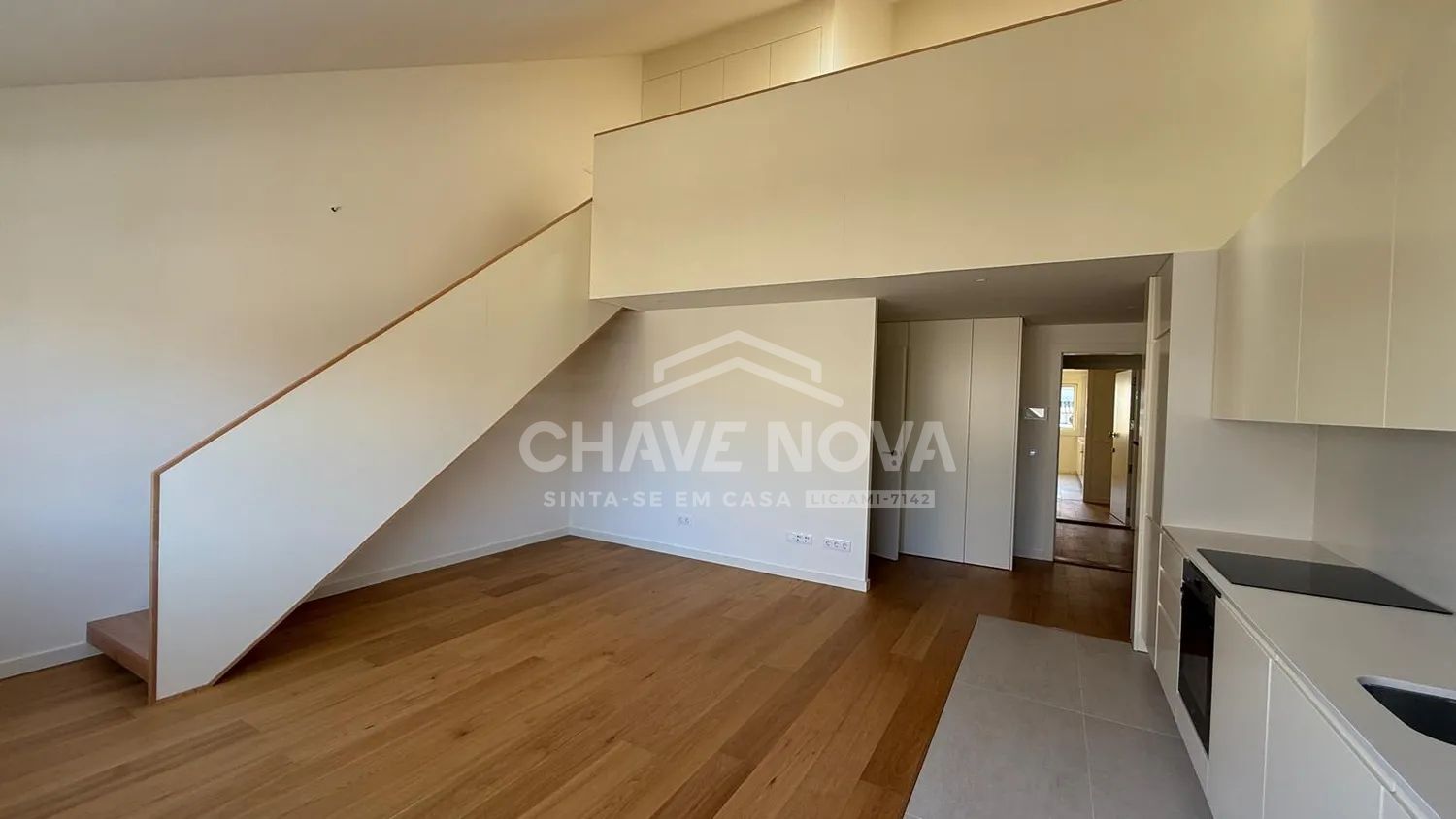 T1 Duplex Mezzanine c/ 2 WC's e lugar de garagem, em Matosinhos Sul. 
