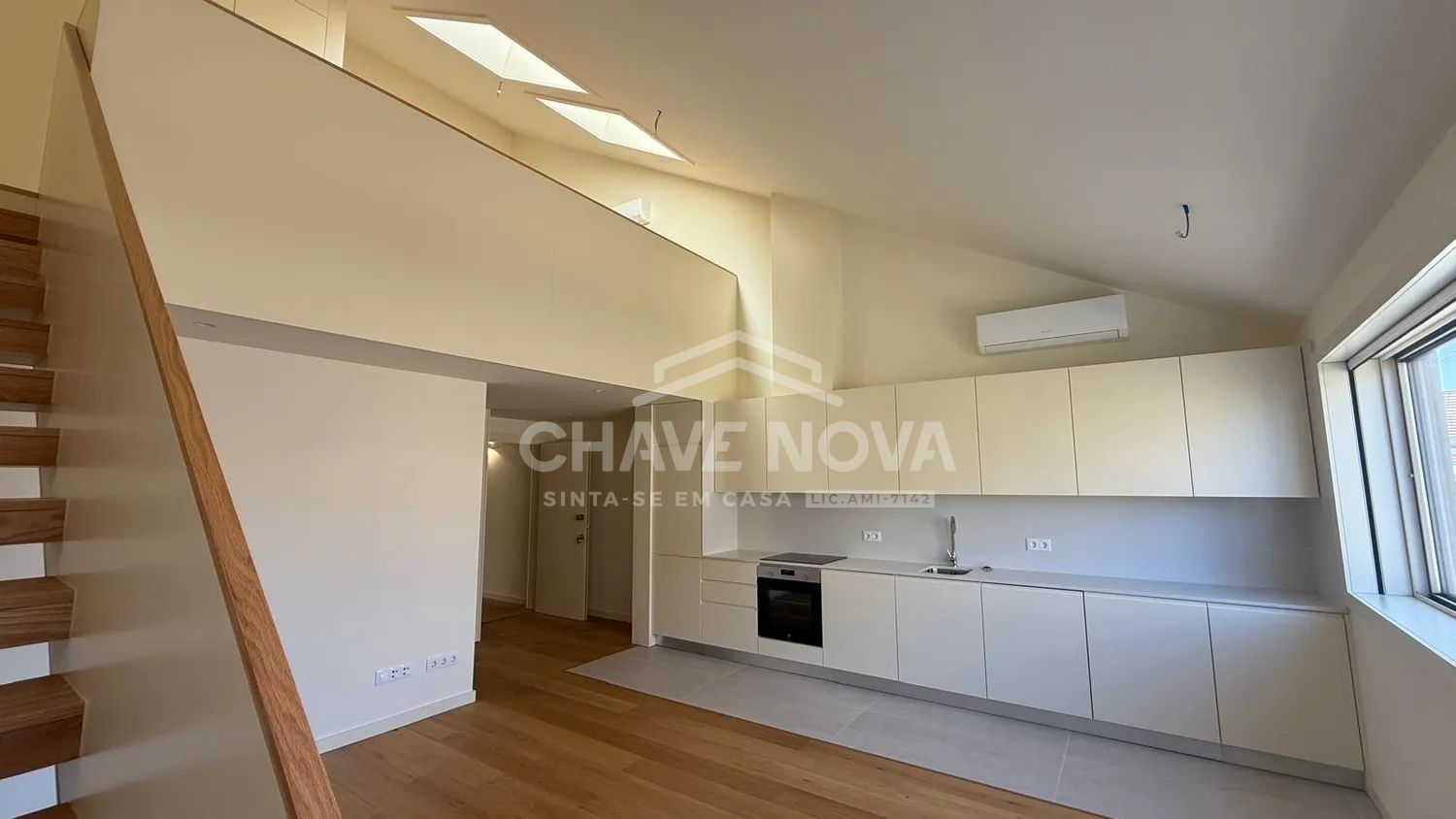 T1 Duplex Mezzanine c/ 2 WC's e lugar de garagem, em Matosinhos Sul.  - 2