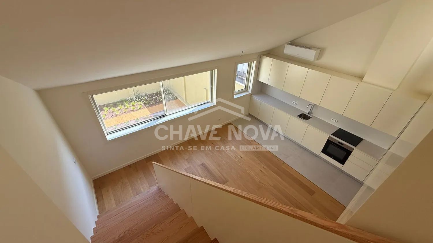 T1 Duplex Mezzanine c/ 2 WC's e lugar de garagem, em Matosinhos Sul. 
