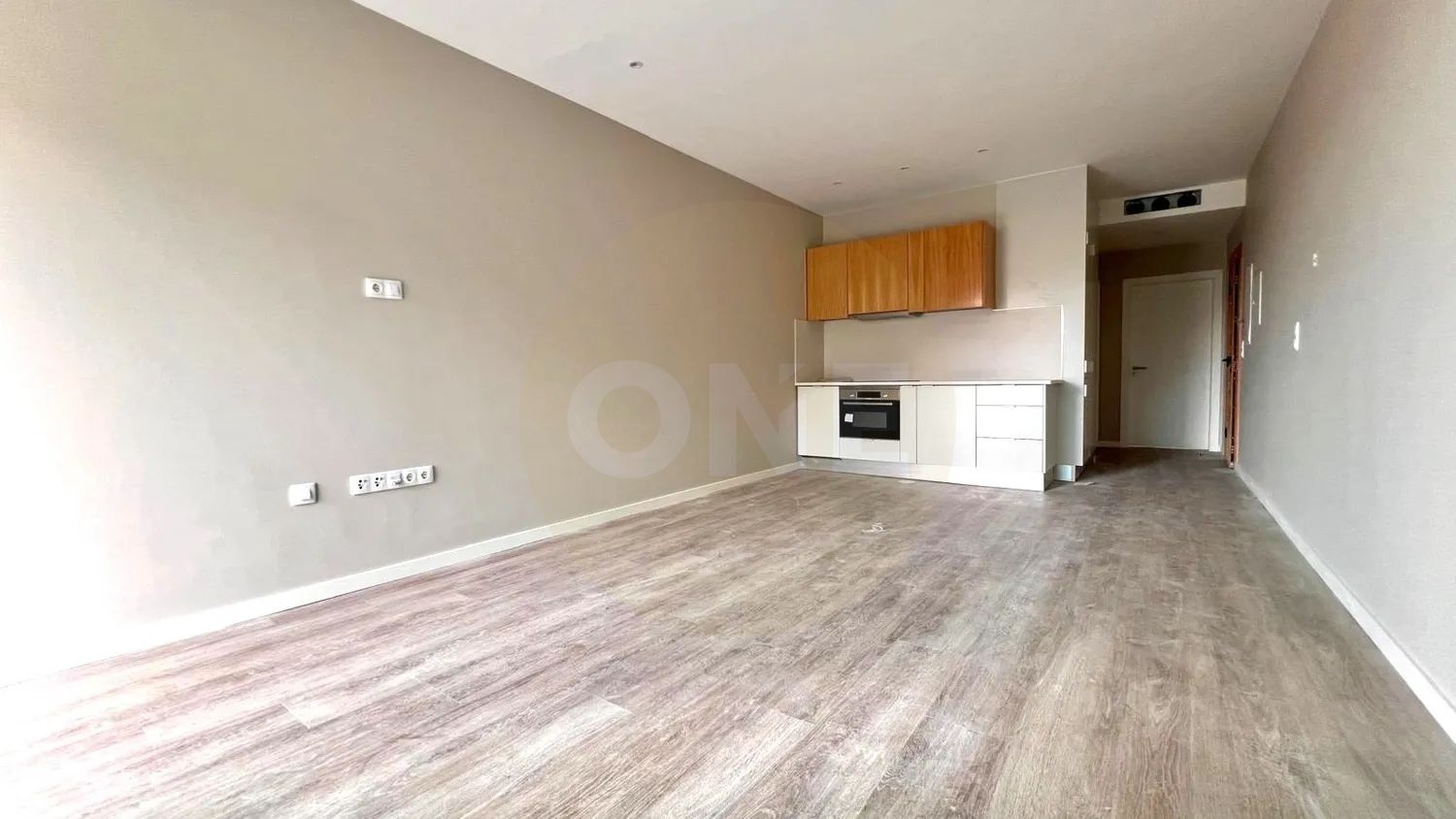 Apartamento T1 NOVO, com AC, cozinha equipada, no centro de Machico