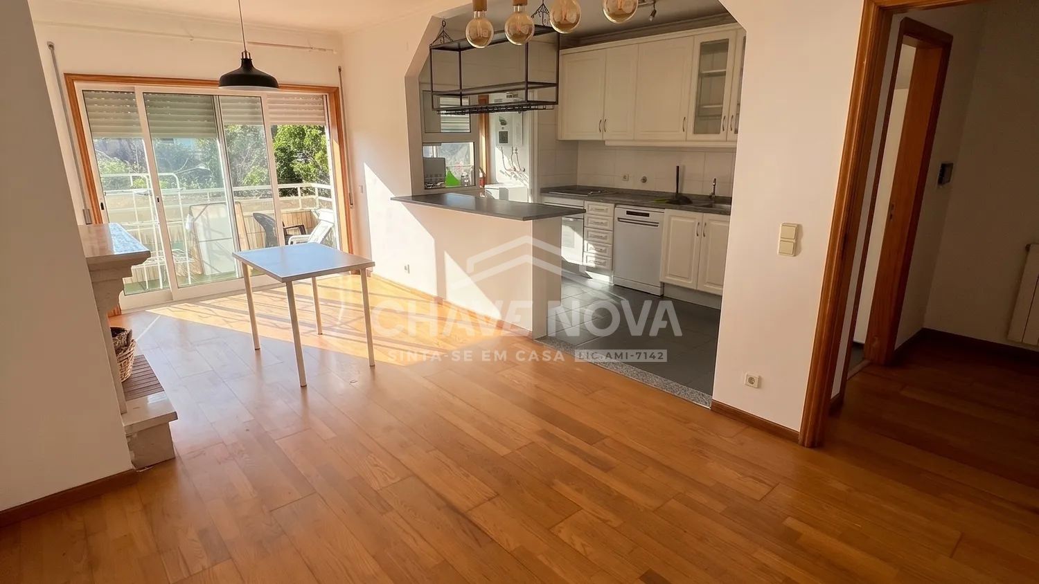 Apartamento T2 c/ Garagem Box em Vilar do Paraíso