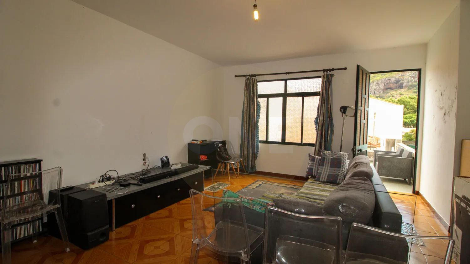 Prédio para Comércio e Habitação no Centro de Machico - 3
