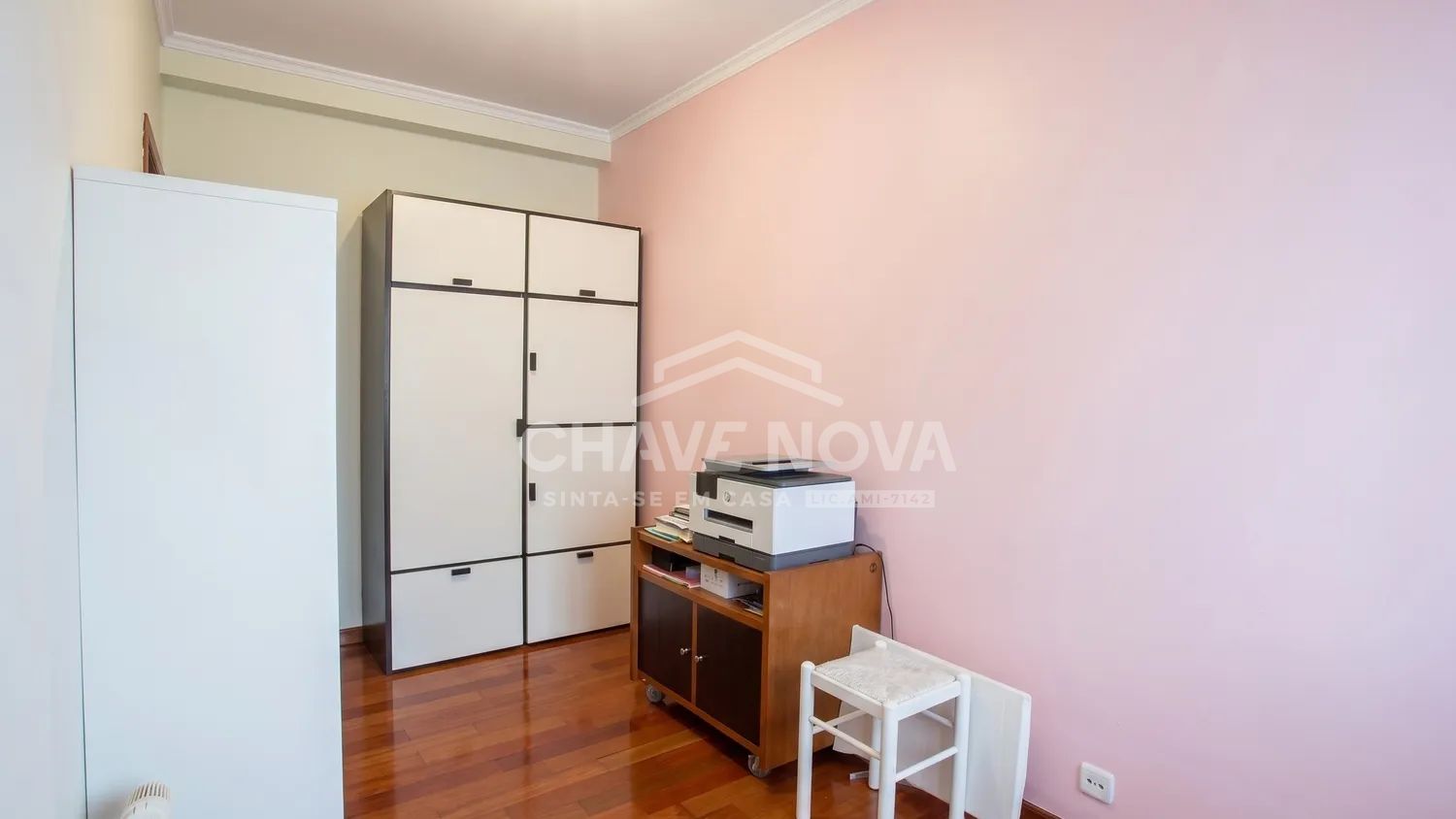 O Apartamento T1+1 Coimbrões, com garagem Box - 3
