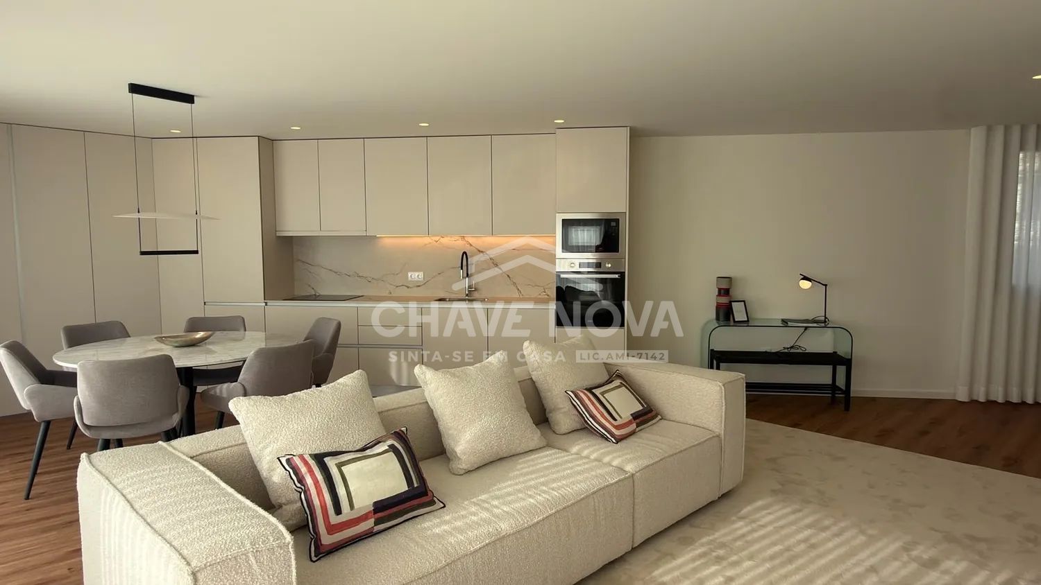 Apartamento T2 Novo c/ Varanda e Lugar de Garagem 2 Viaturas em Arcozelo (Praias) - 2