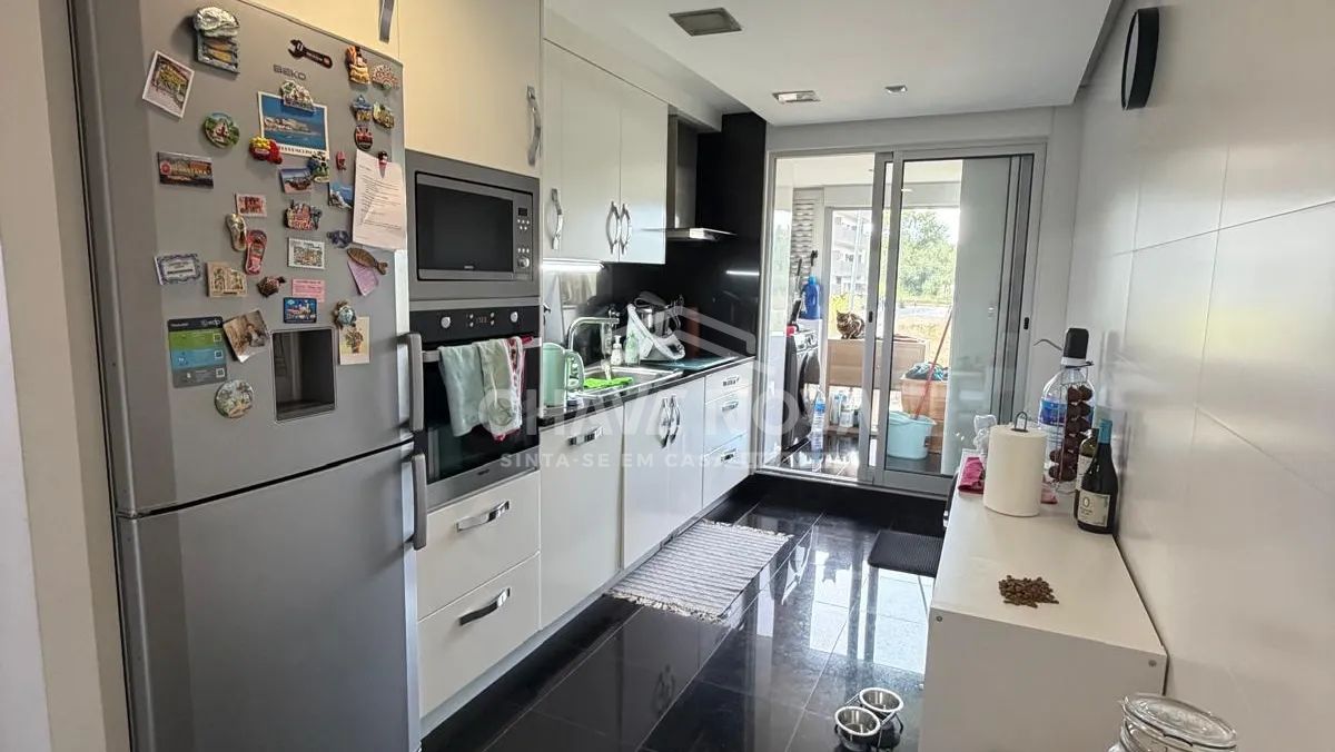 APARTAMENTO T2 | CANIDELO | 103 M² | VARANDA | BOX 23,10 M² | ANO 2024 - 2